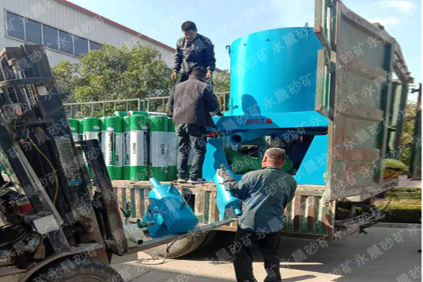 發(fā)往江西石城的離心機(jī)(圖5)