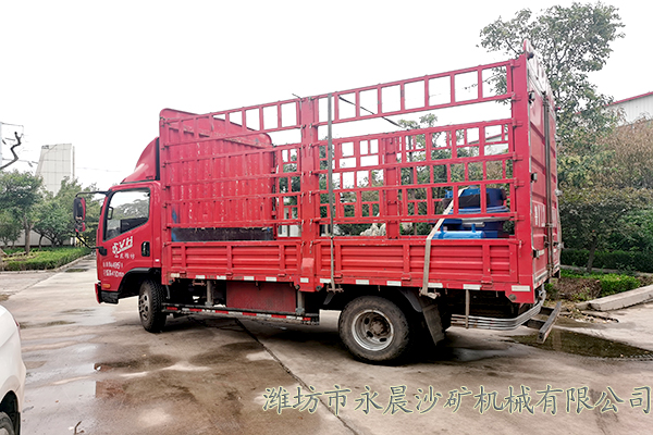 發(fā)往石城的選金設(shè)備30型離心機(jī)(圖3)