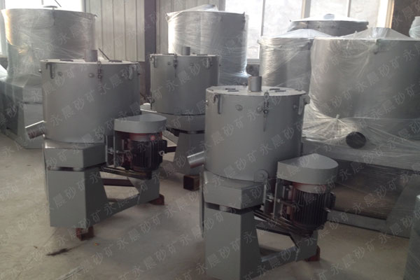 水套式離心機(jī)制作完成待發(fā)貨現(xiàn)場(圖1) 水套式離心機(jī)制作完成待發(fā)貨現(xiàn)場(圖1)