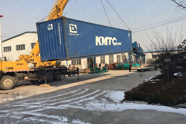 大型錫礦設(shè)備裝車完成準(zhǔn)備發(fā)車(圖1) 大型錫礦設(shè)備裝車完成準(zhǔn)備發(fā)車(圖1)