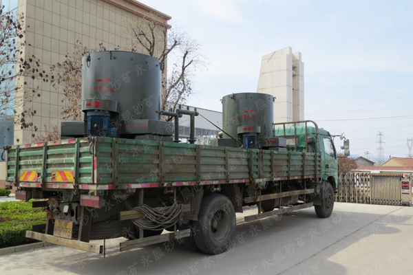 永晨2臺(tái)離心機(jī)發(fā)往江西省發(fā)貨現(xiàn)場(圖1) 永晨2臺(tái)離心機(jī)發(fā)往江西省發(fā)貨現(xiàn)場(圖1)