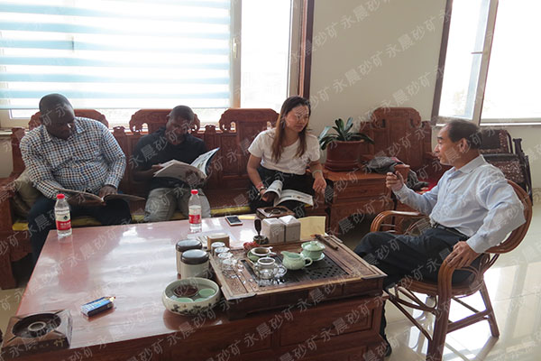 津巴布韋客戶到公司訂購沙金設備(圖1) 津巴布韋客戶到公司訂購沙金設備(圖1)