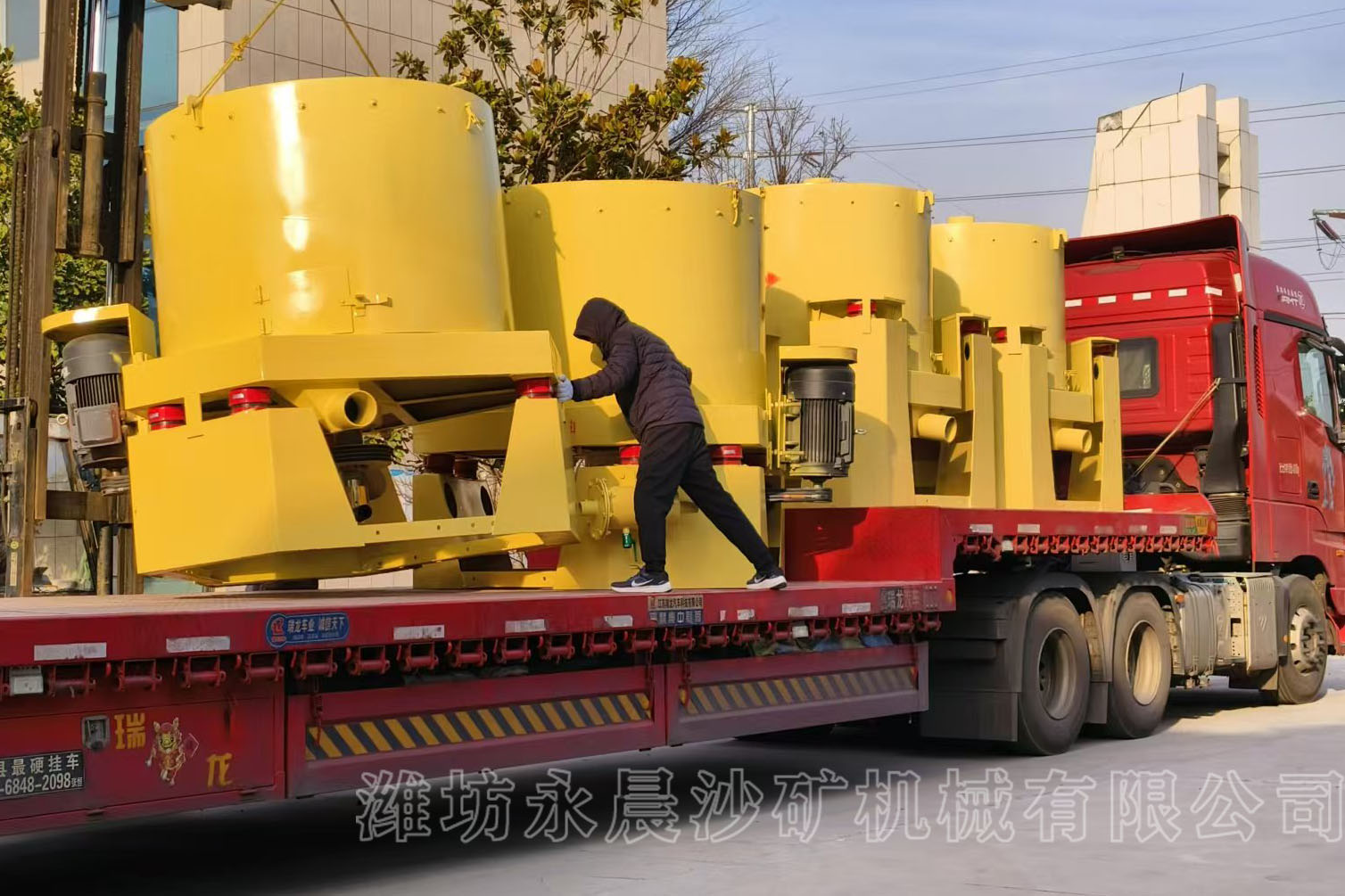 發(fā)河南鞏義的選金離心機、混汞機、鼓動溜槽  ?(圖5)
